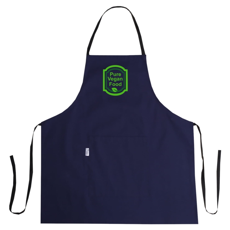 Кухненски престилка с лого 'Pure vegan food' в употреба