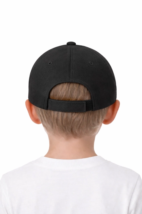 Czapka dziecięca dla chłopca i dziewczynki zapinana na rzep 290g z wywietrznikami czarna tył.png