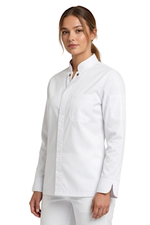 Bluza-kucharska-biala-damska-zatrzaski-dwie-kieszenie-elastyczna-widok-zboku.png